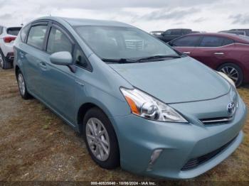  Salvage Toyota Prius v