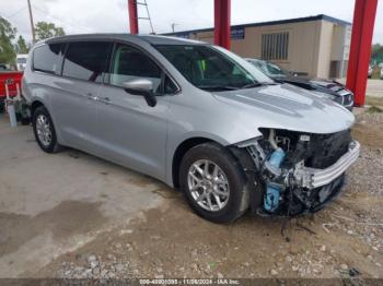  Salvage Chrysler Pacifica