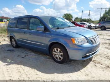  Salvage Chrysler Town & Country