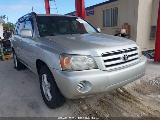  Salvage Toyota Highlander