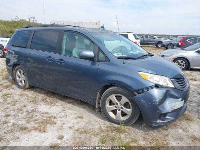  Salvage Toyota Sienna