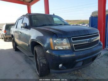  Salvage Chevrolet Avalanche 1500