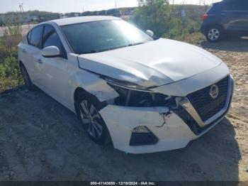  Salvage Nissan Altima