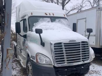  Salvage Freightliner Cascadia 125