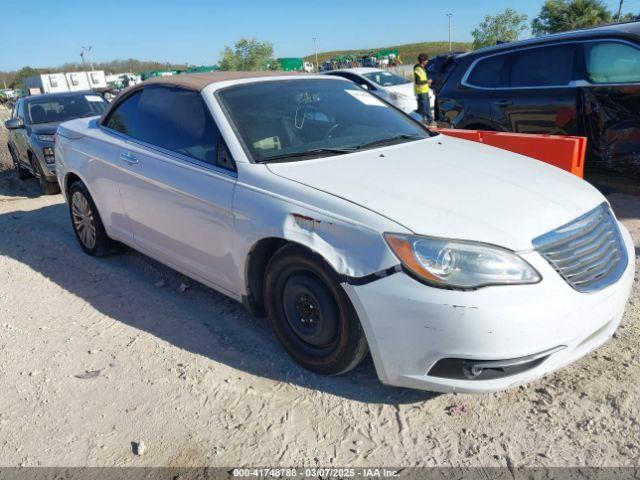  Salvage Chrysler 200