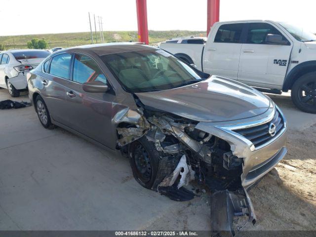  Salvage Nissan Altima