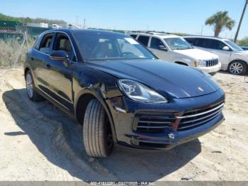  Salvage Porsche Cayenne