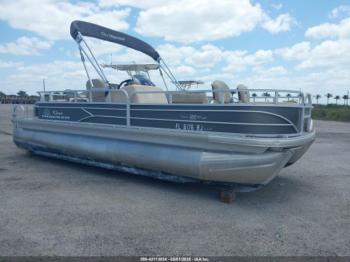  Salvage Suntracker Fb22blx