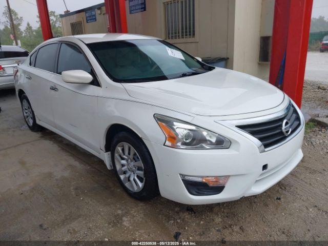  Salvage Nissan Altima