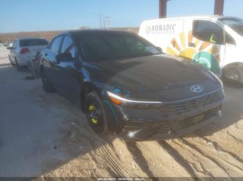  Salvage Hyundai ELANTRA