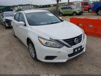  Salvage Nissan Altima