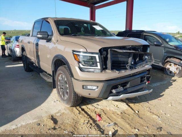  Salvage Nissan Titan
