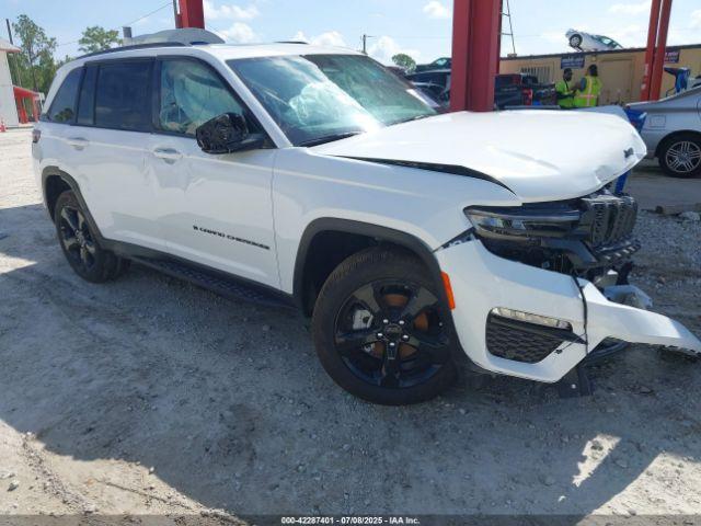  Salvage Jeep Grand Cherokee