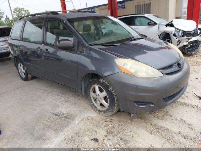  Salvage Toyota Sienna