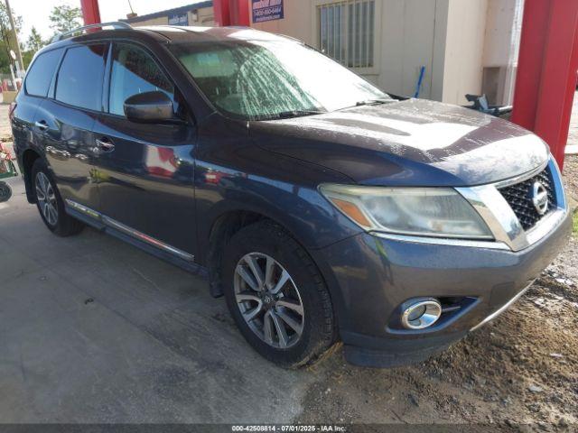  Salvage Nissan Pathfinder