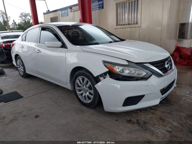  Salvage Nissan Altima
