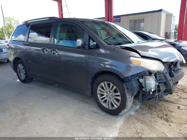  Salvage Toyota Sienna
