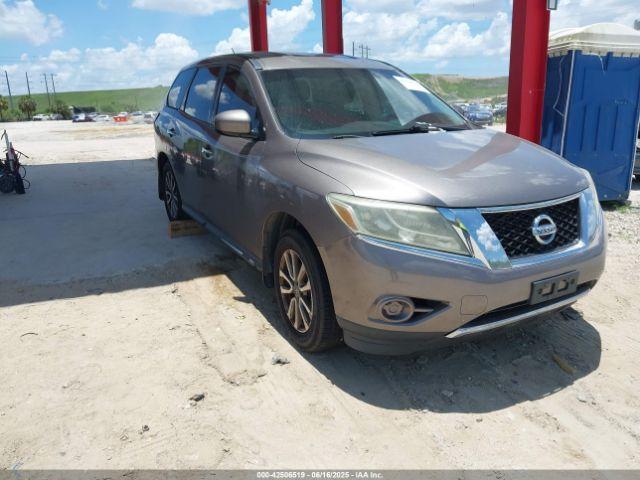  Salvage Nissan Pathfinder