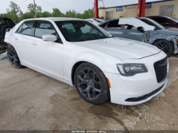  Salvage Chrysler 300