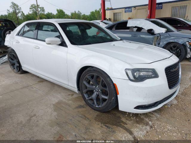  Salvage Chrysler 300