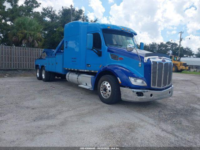  Salvage Peterbilt 579