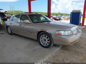  Salvage Lincoln Towncar