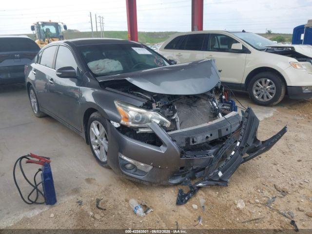  Salvage Nissan Altima