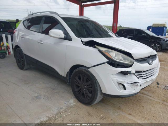  Salvage Hyundai TUCSON
