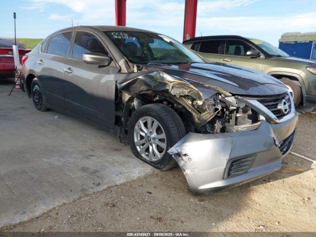  Salvage Nissan Altima