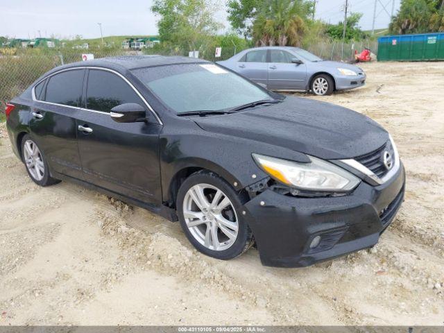  Salvage Nissan Altima