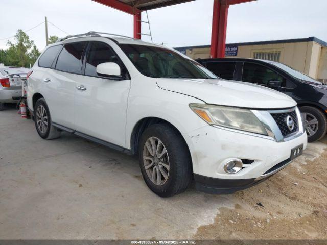  Salvage Nissan Pathfinder