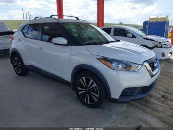  Salvage Nissan Kicks