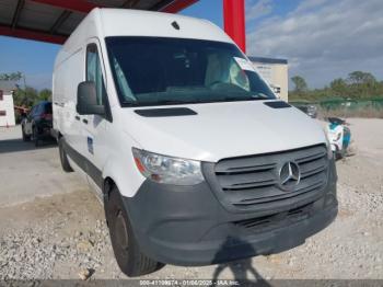  Salvage Mercedes-Benz Sprinter 2500
