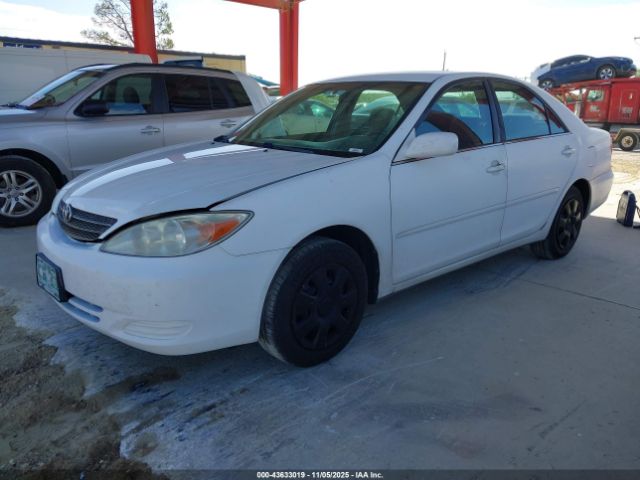 Toyota Camry Le Image 3