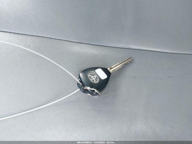 Toyota Camry Xle V6 Image 12