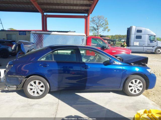 Toyota Camry Xle V6 Image 13