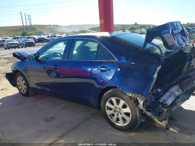 Toyota Camry Xle V6 Image 16