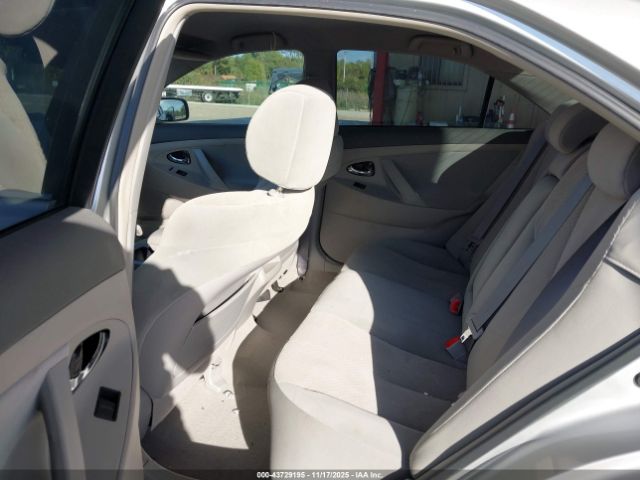 Toyota Camry Le V6 Image 13