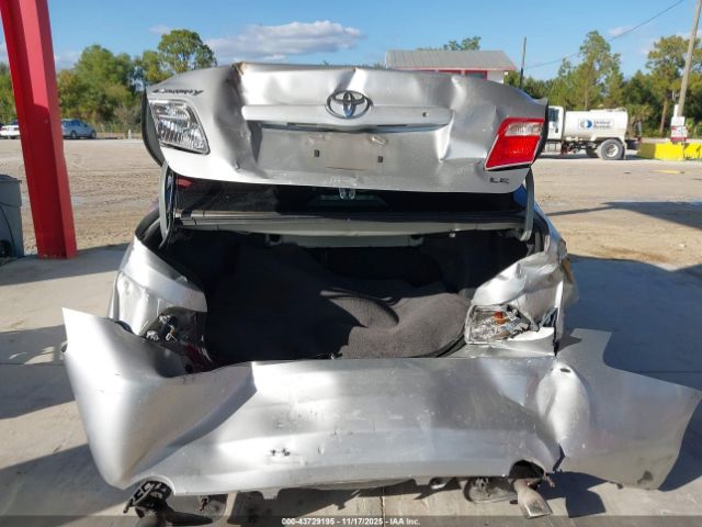 Toyota Camry Le V6 Image 11