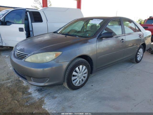 Toyota Camry Std Image 3