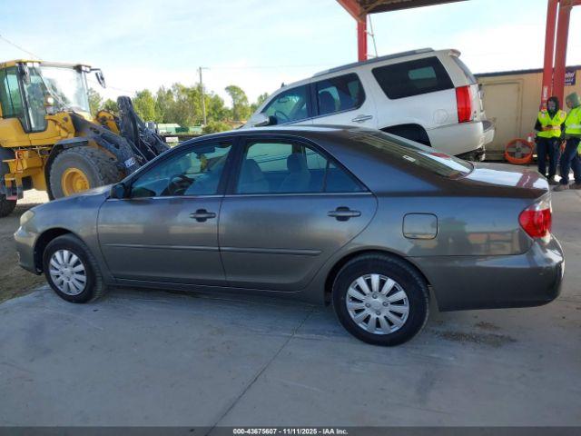 Toyota Camry Std Image 13