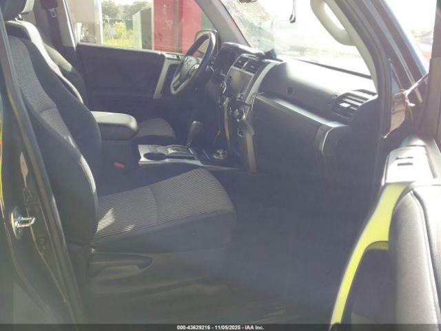 Toyota 4Runner Sr5 Image 7