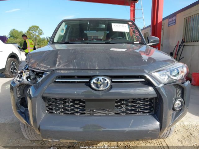 Toyota 4Runner Sr5 Image 4