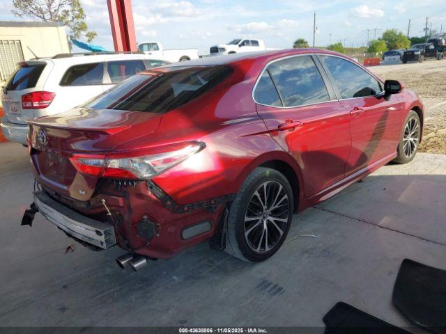 Toyota Camry Se Image 6