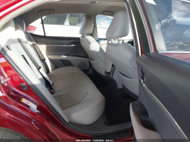 Toyota Camry Se Image 7