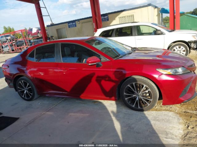 Toyota Camry Se Image 2