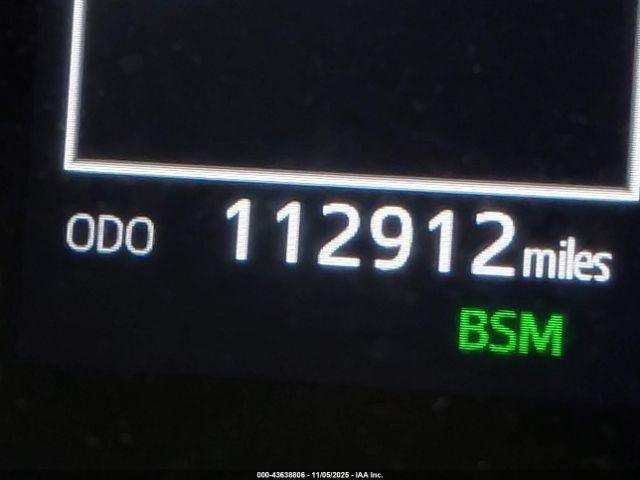 Toyota Camry Se Image 12