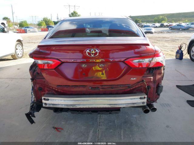 Toyota Camry Se Image 4