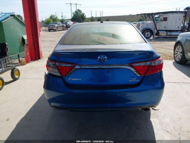 Toyota Camry Se Image 11