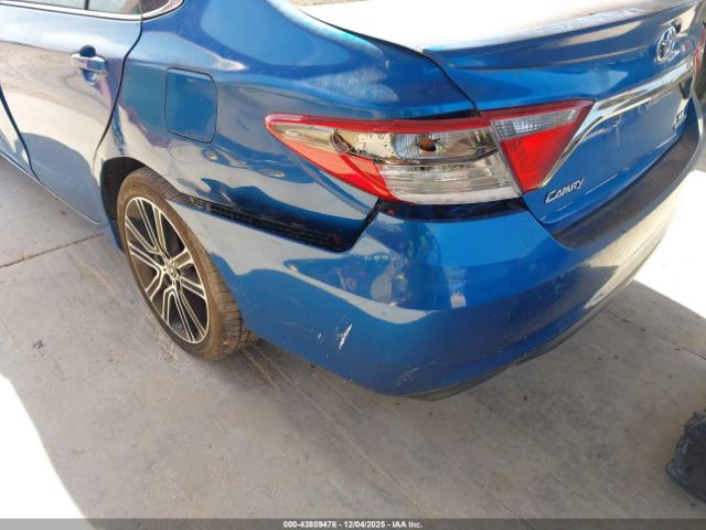 Toyota Camry Se Image 12